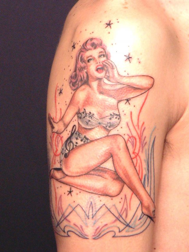 腕,ピンナップガール,人物タトゥー/刺青デザイン画像