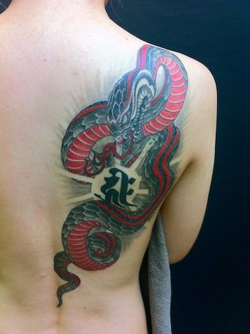 背中,女性,梵字,蛇,カラータトゥー/刺青デザイン画像