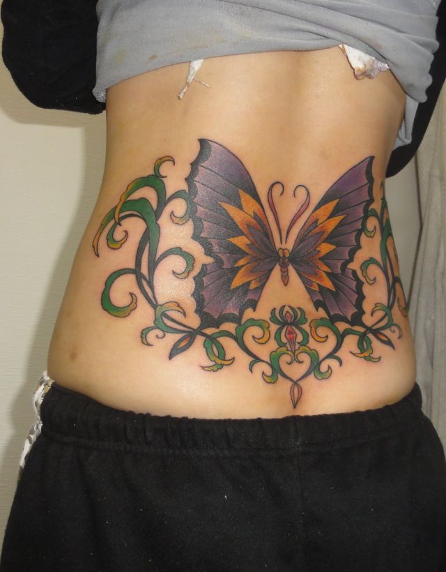 腰,女性,蝶,バタフライタトゥー/刺青デザイン画像