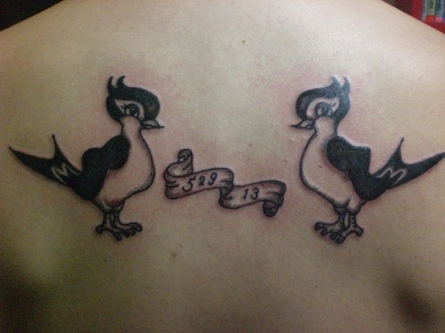 背中,鳥,ブラック＆グレイタトゥー/刺青デザイン画像