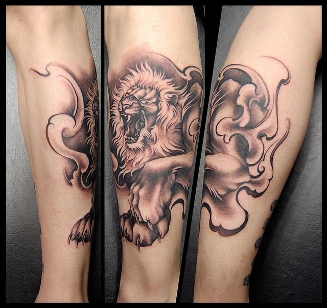 足,ふくらはぎ,男性,ライオン,ブラック＆グレイ,ブラック＆グレータトゥー/刺青デザイン画像