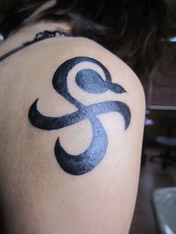 トライバル,腕,女性タトゥー/刺青デザイン画像