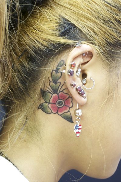 花,耳,女性,ワンポイントタトゥー/刺青デザイン画像