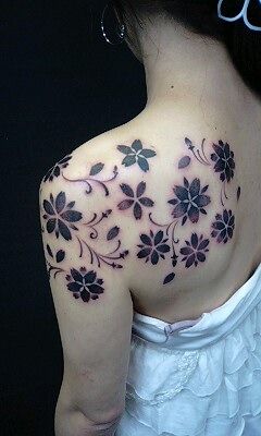 桜,女性,背中タトゥー/刺青デザイン画像
