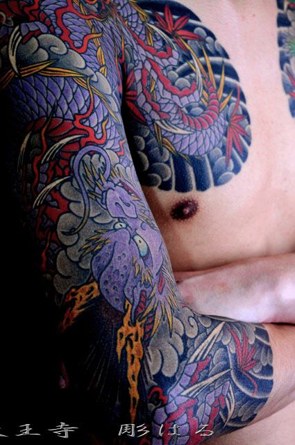 腕,二の腕,男性,龍,額,胸,七分袖,カラータトゥー/刺青デザイン画像
