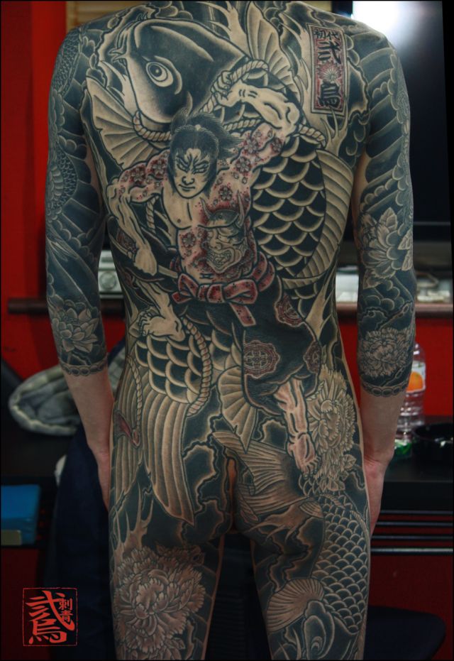 背中,鯉,ブラック＆グレータトゥー/刺青デザイン画像