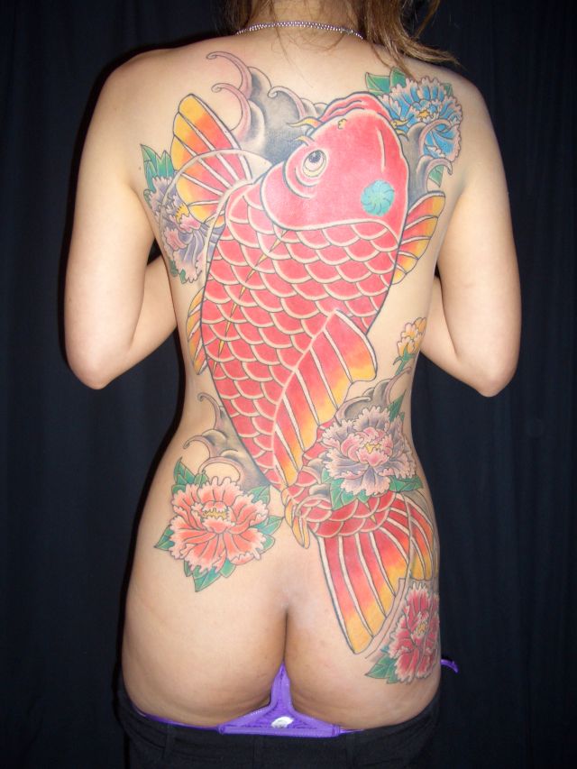 背中,鯉,カラータトゥー/刺青デザイン画像