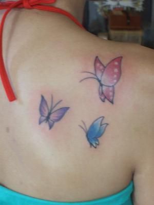 女性,背中,蝶,ワンポイントタトゥー/刺青デザイン画像