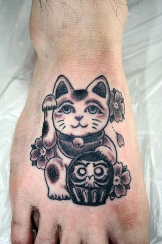 招き猫,足,ブラック＆グレー,動物タトゥー/刺青デザイン画像