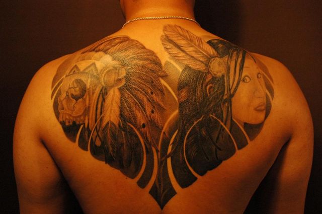 ハート,人物,ブラック＆グレー,背中タトゥー/刺青デザイン画像