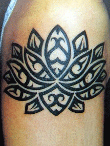 肩,蓮,トライバル,花,植物タトゥー/刺青デザイン画像