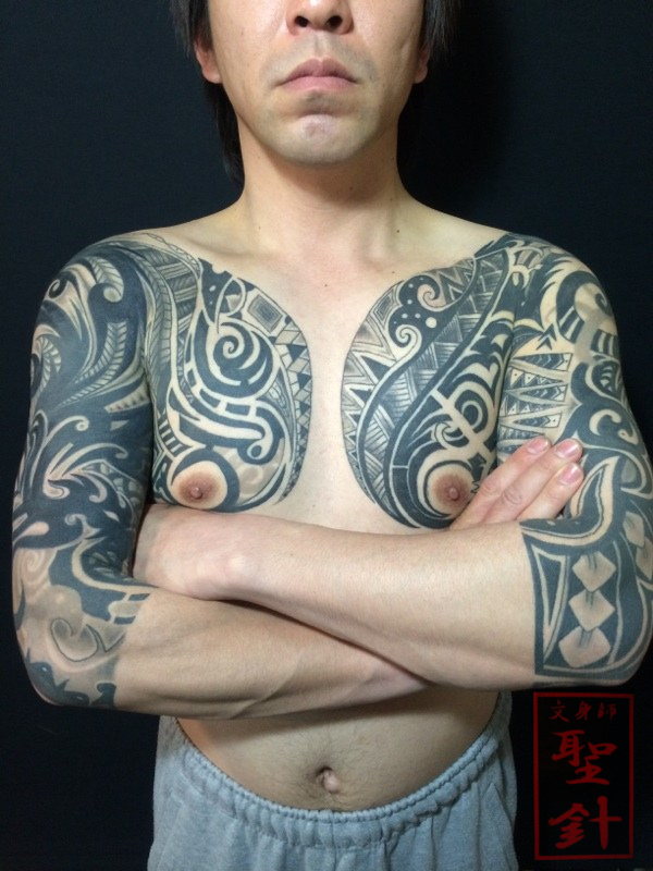 トライバル,胸,腕タトゥー/刺青デザイン画像