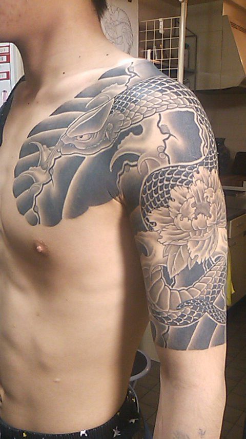 蛇,牡丹,五分袖,太鼓,ブラック＆グレータトゥー/刺青デザイン画像