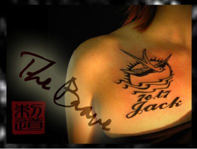 太陽,胸,文字,女性タトゥー/刺青デザイン画像