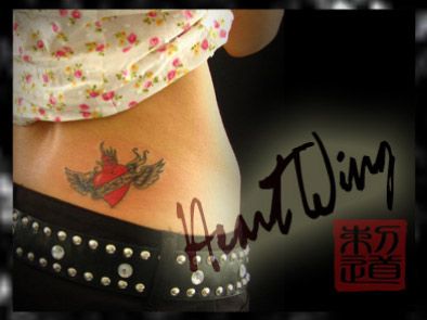 ハート,羽,腰,女性タトゥー/刺青デザイン画像