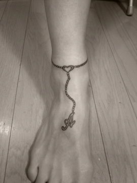 足,ワンポイント,女性タトゥー/刺青デザイン画像