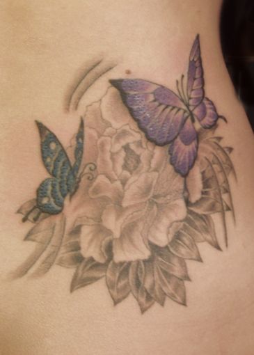 蝶,牡丹,女性タトゥー/刺青デザイン画像