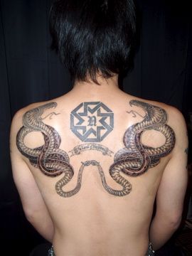 蛇,背中,ワンポイント,ブラック＆グレータトゥー/刺青デザイン画像