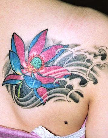 胸,女性,百合,植物,花タトゥー/刺青デザイン画像