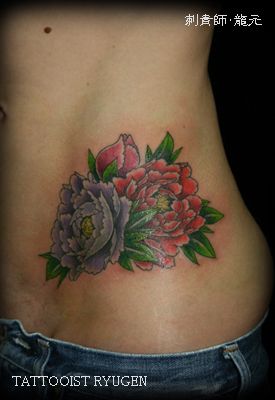 腰,牡丹,女性タトゥー/刺青デザイン画像