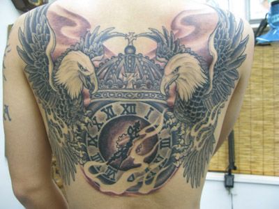 動物,背中,ブラック＆グレー,時計タトゥー/刺青デザイン画像