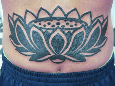 腰,蓮,トライバル,花,植物タトゥー/刺青デザイン画像