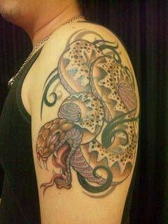 蛇,腕,ブラック＆グレータトゥー/刺青デザイン画像