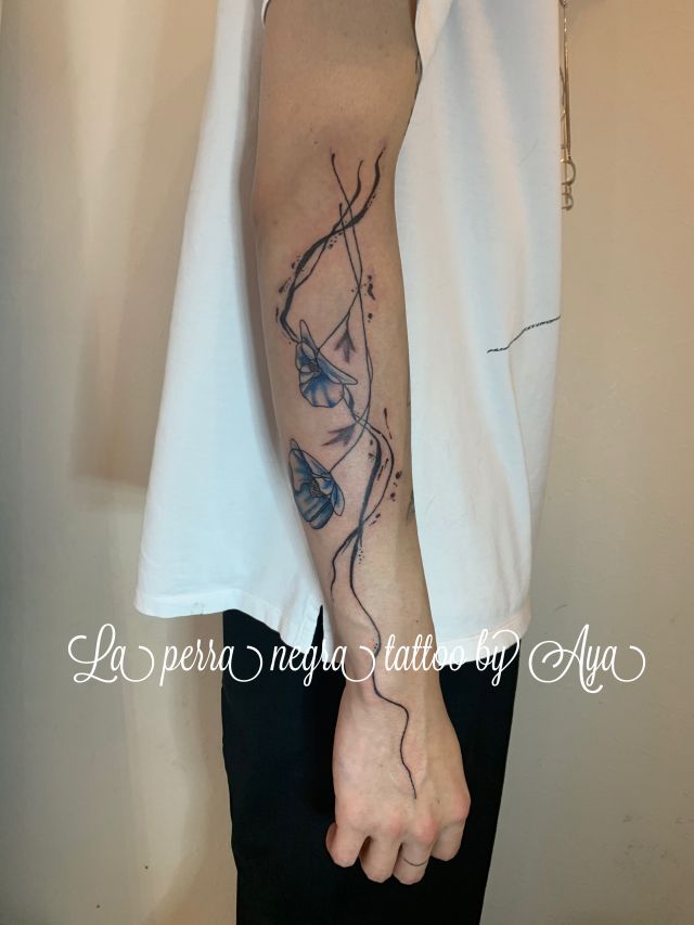 腕,フラワー,ブラック＆グレイ,カラータトゥー/刺青デザイン画像