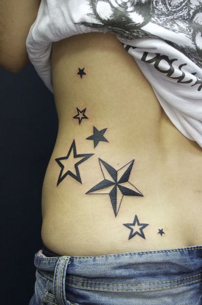 女性,腰,星,ブラック＆グレー,スタータトゥー/刺青デザイン画像