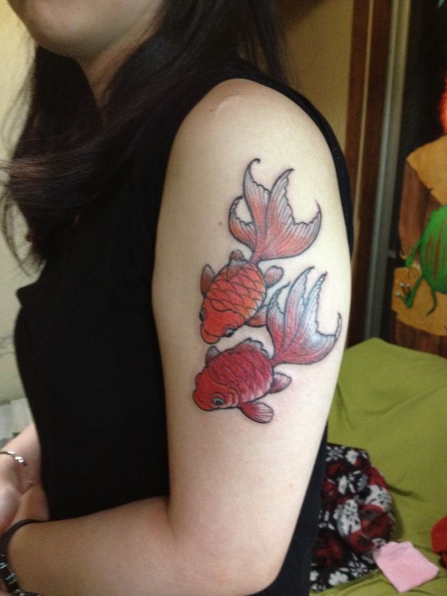 金魚,カラー,腕タトゥー/刺青デザイン画像