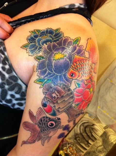 女性,肩,金魚,小槌,牡丹タトゥー/刺青デザイン画像