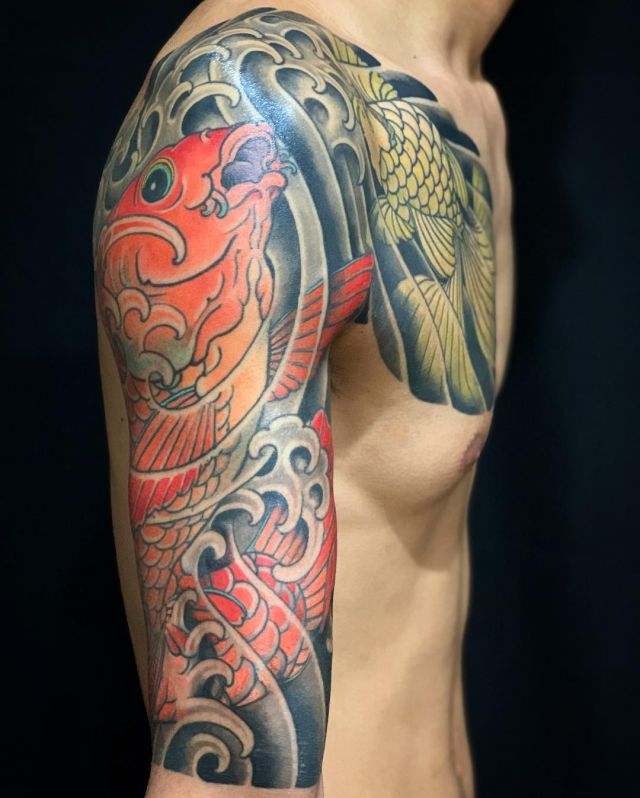 腕,肩,胸,鎖骨,鯉,金魚,カラー,カラフルタトゥー/刺青デザイン画像