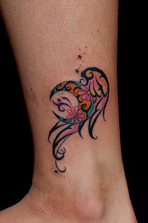 女性,足,月,トライバルタトゥー/刺青デザイン画像