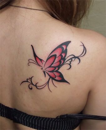 背中,女性,蝶,バタフライタトゥー/刺青デザイン画像