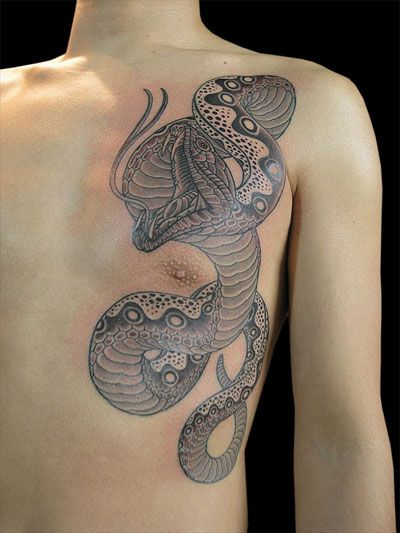 胸,蛇,ブラック＆グレータトゥー/刺青デザイン画像