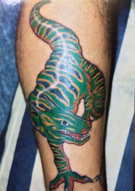恐竜,カラー,足タトゥー/刺青デザイン画像