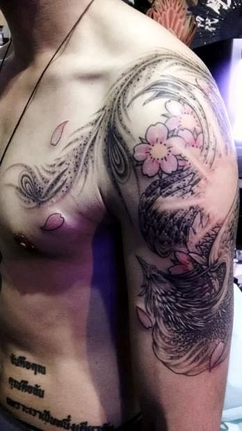 腕,男性,鳳凰,羽,桜,鳥,花タトゥー/刺青デザイン画像