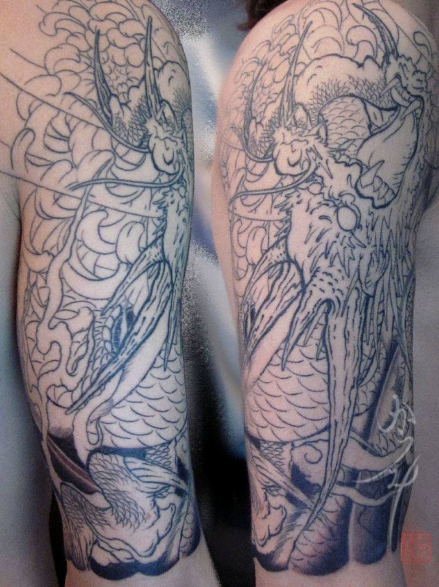 二の腕,男性,額,菊,五分袖タトゥー/刺青デザイン画像