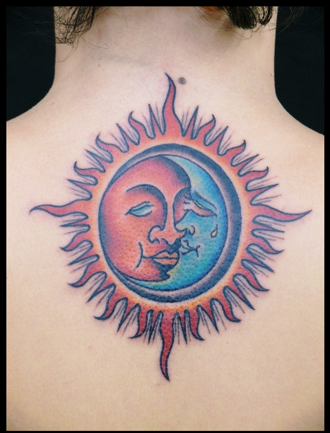 背中,太陽,月タトゥー/刺青デザイン画像