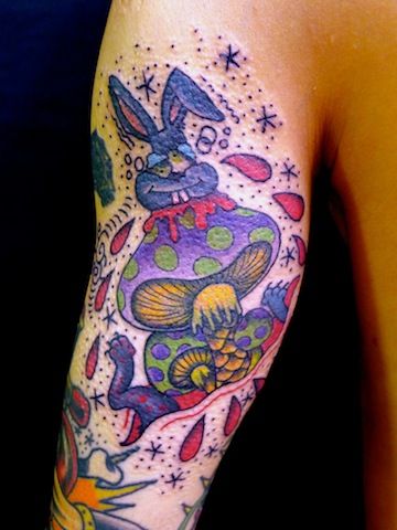 腕,二の腕,兎,うさぎ,キノコ,カラー,カラフルタトゥー/刺青デザイン画像