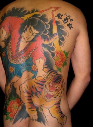 背中,虎,カラー,抜きタトゥー/刺青デザイン画像