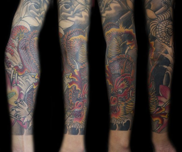 腕,手,手首,二の腕,肘,男性,龍,蓮,カラー,カラフルタトゥー/刺青デザイン画像