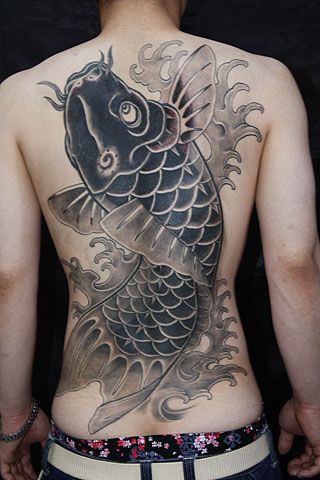 鯉,背中,抜き,ブラック＆グレータトゥー/刺青デザイン画像