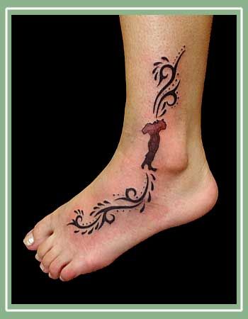 足,女性,トライバルタトゥー/刺青デザイン画像