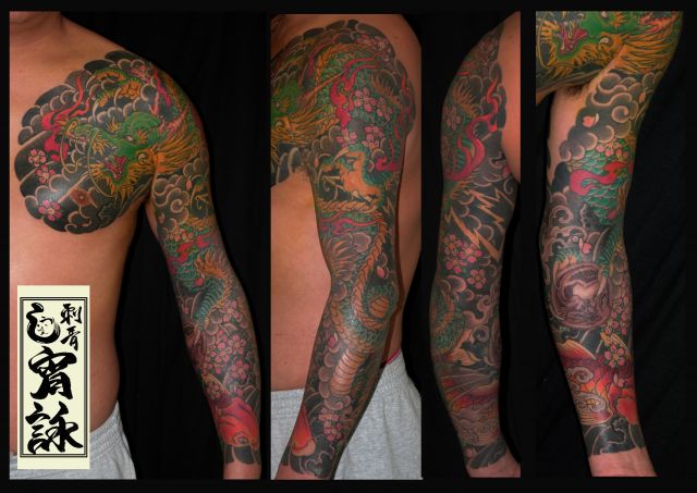 腕,手首,肩,胸,龍,胸割り,額,桜,太鼓,九分袖タトゥー/刺青デザイン画像
