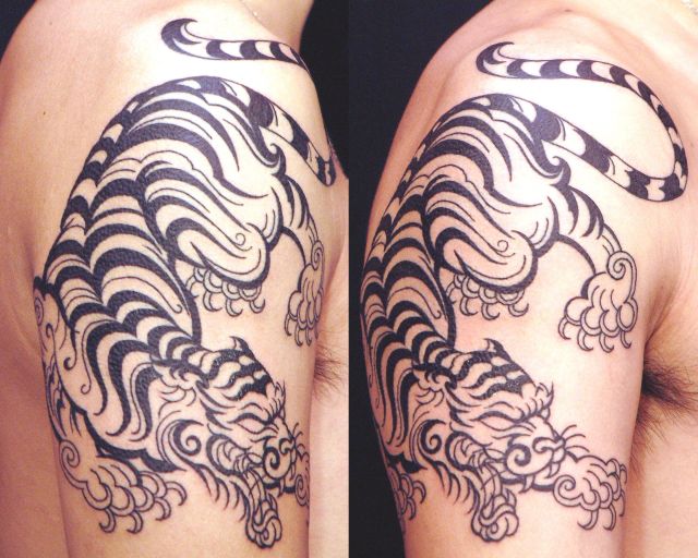 腕,虎,トライバル,動物,ブラック＆グレイ,ブラック＆グレータトゥー/刺青デザイン画像
