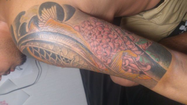 腕,鯉,牡丹,五分袖タトゥー/刺青デザイン画像