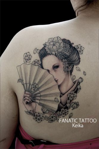 女性,背中,人物,桜,扇子,ブラック＆グレータトゥー/刺青デザイン画像