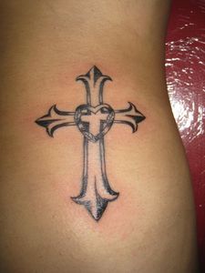 女性,クロス,腰,十字架タトゥー/刺青デザイン画像