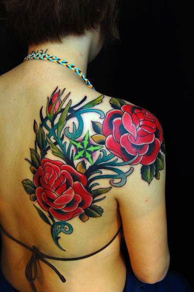 女性,肩,薔薇,花タトゥー/刺青デザイン画像